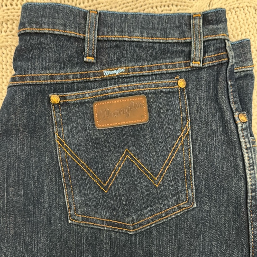 47regular fit cowboy cut